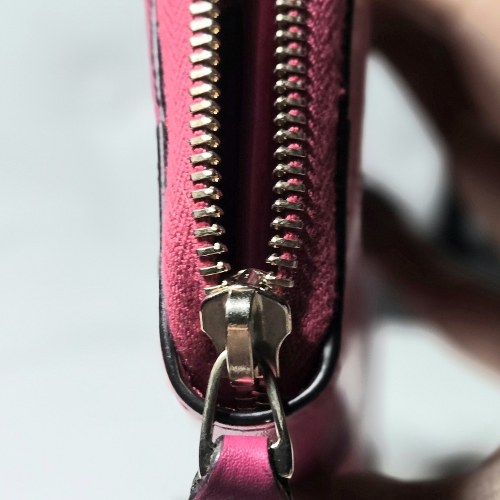 Gucci Pink Diamante Leather Zip Around Wallet. Very Clean, Very Good. - Picture 8 of 13